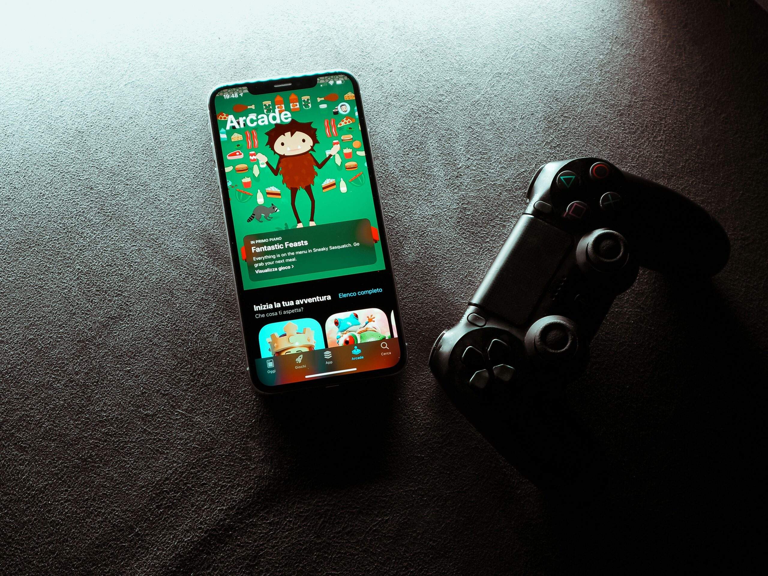 Illustration of mobile gaming experiencing lag