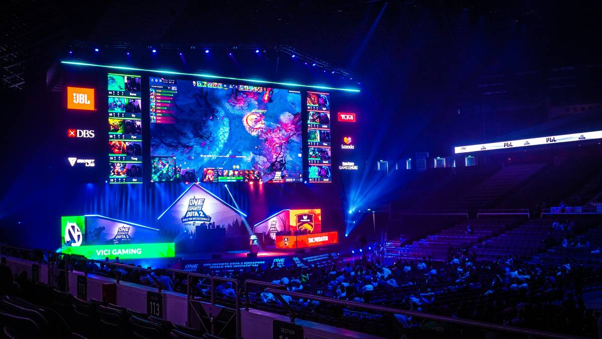 A high-energy photo of the intense action from the Brawl Stars World Finals stage.